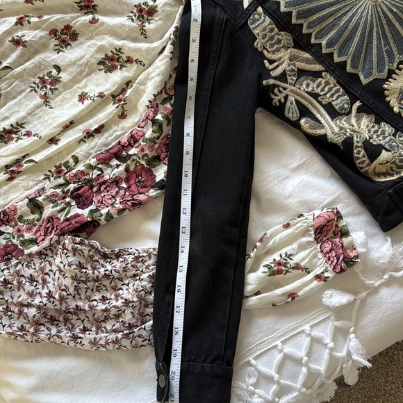 Embroidered Black Jean Jacket size XS - Picture 10 of 10